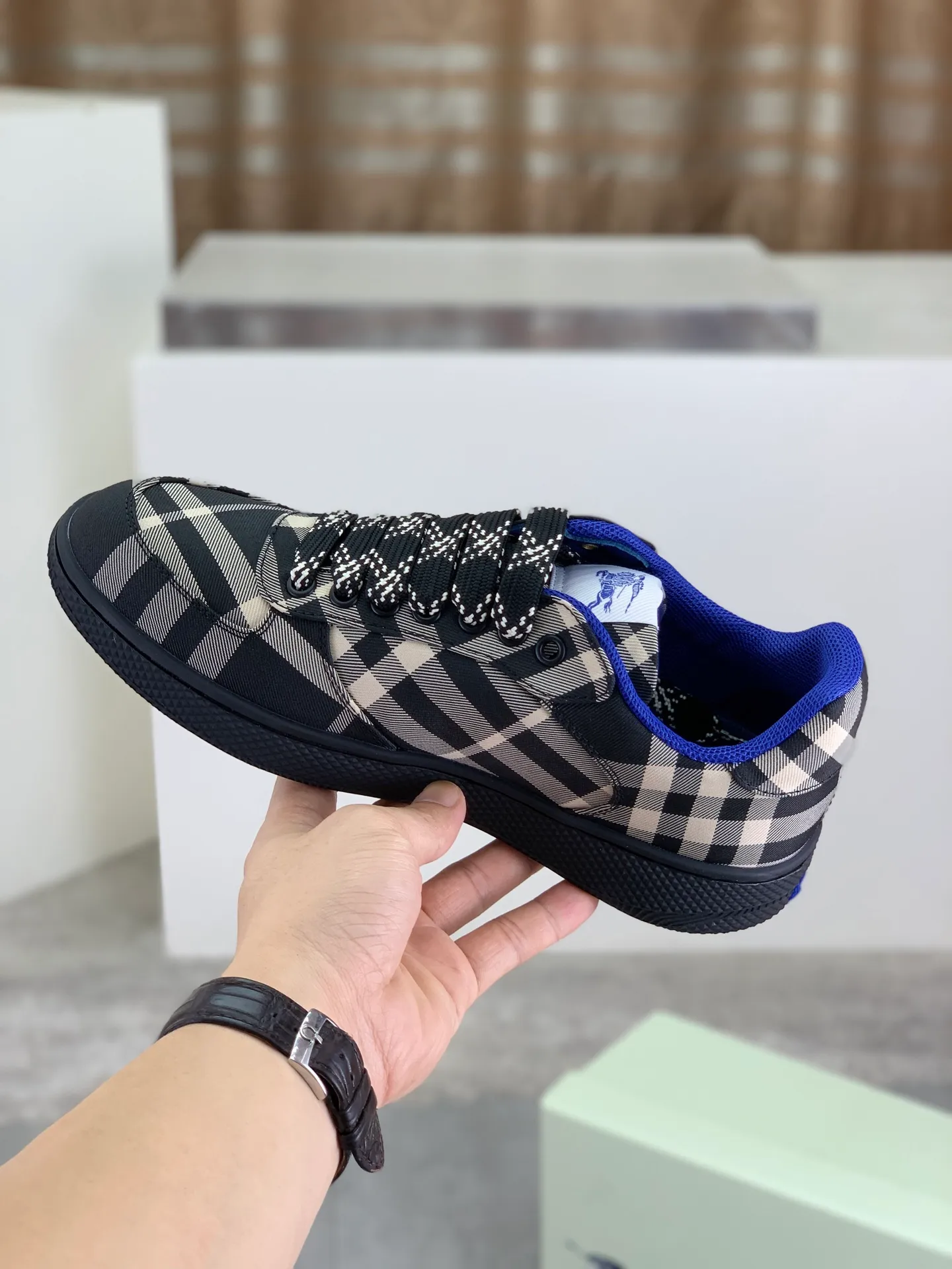 Factory price P580 [BURBERRY] Burberry - High-end quality original order (couples 🧑‍🤝‍🧑 style) - Upper: imported 🔝 original material - Lining: cowhide lining, feet; water-dyed cowhide - Outsole: ultra-light TPR rubber; two-color molded outsole - Ultra-high quality control, fine workmanship: highlighted (high-end, extravagance, grade) -Size: 35-46 (male 38 46 Female 35 40 Customized)·Color: 5️⃣colors available